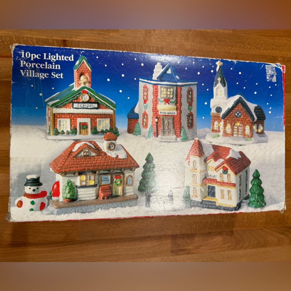 Vintage Porcelain Village Set 10pc Lighted